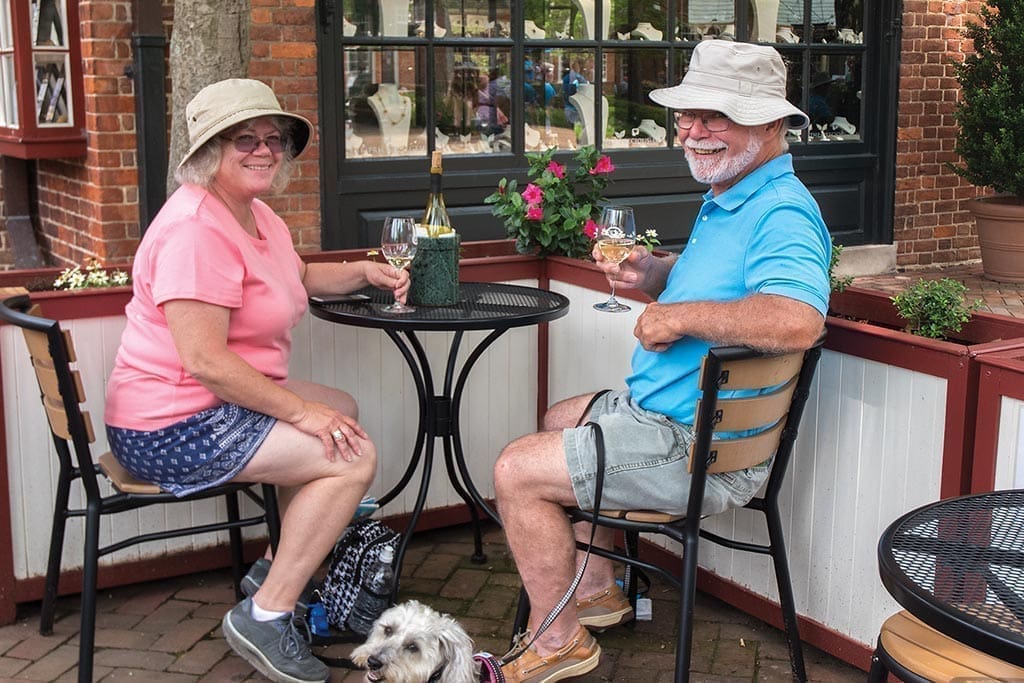 Williamsburg restaurants outdoor seating